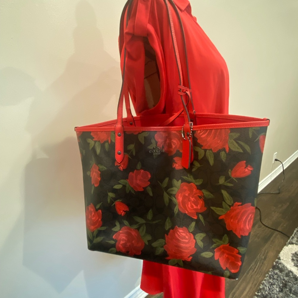 COACH City Reversible Red Roses Tote with Pouch